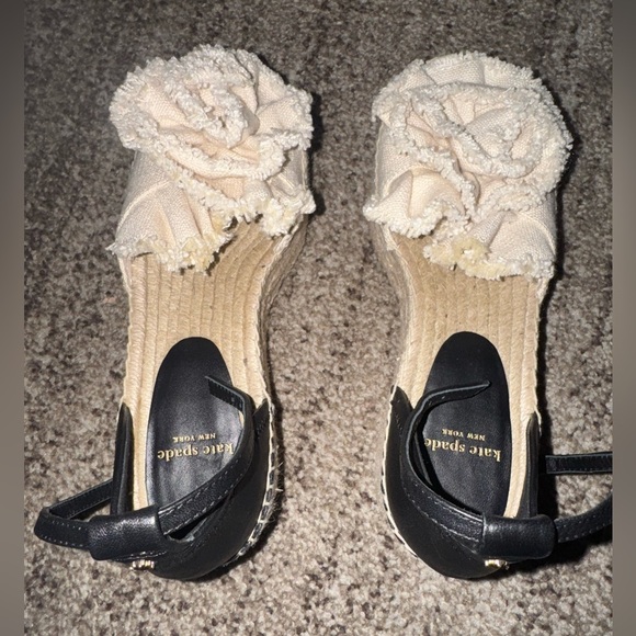 KATE SPADE Flourish Espadrille Wedge Sandals Size 7 FLORAL CREAM PLATFORM WEDGES - Picture 2 of 9